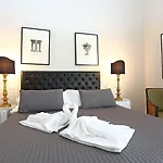 Residenza Cavour 住宿加早餐酒店 3*