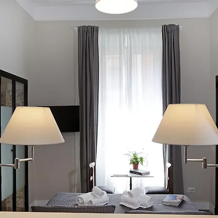 ベッド・アンド・ブレックファスト Residenza Cavour 3*