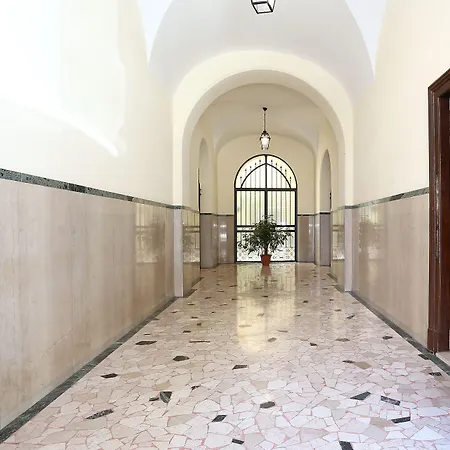 Residenza Cavour 3* ローマ