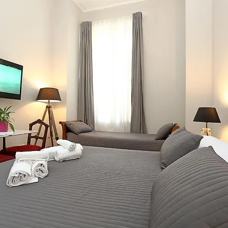 ベッド・アンド・ブレックファスト Residenza Cavour 3*